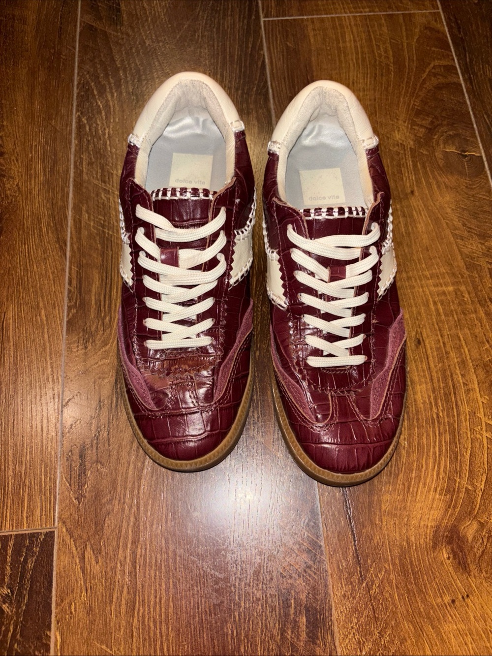 Dolce Vita Notice Stitch Womens Sz 5.5M Fashion Sneakers Oxblood